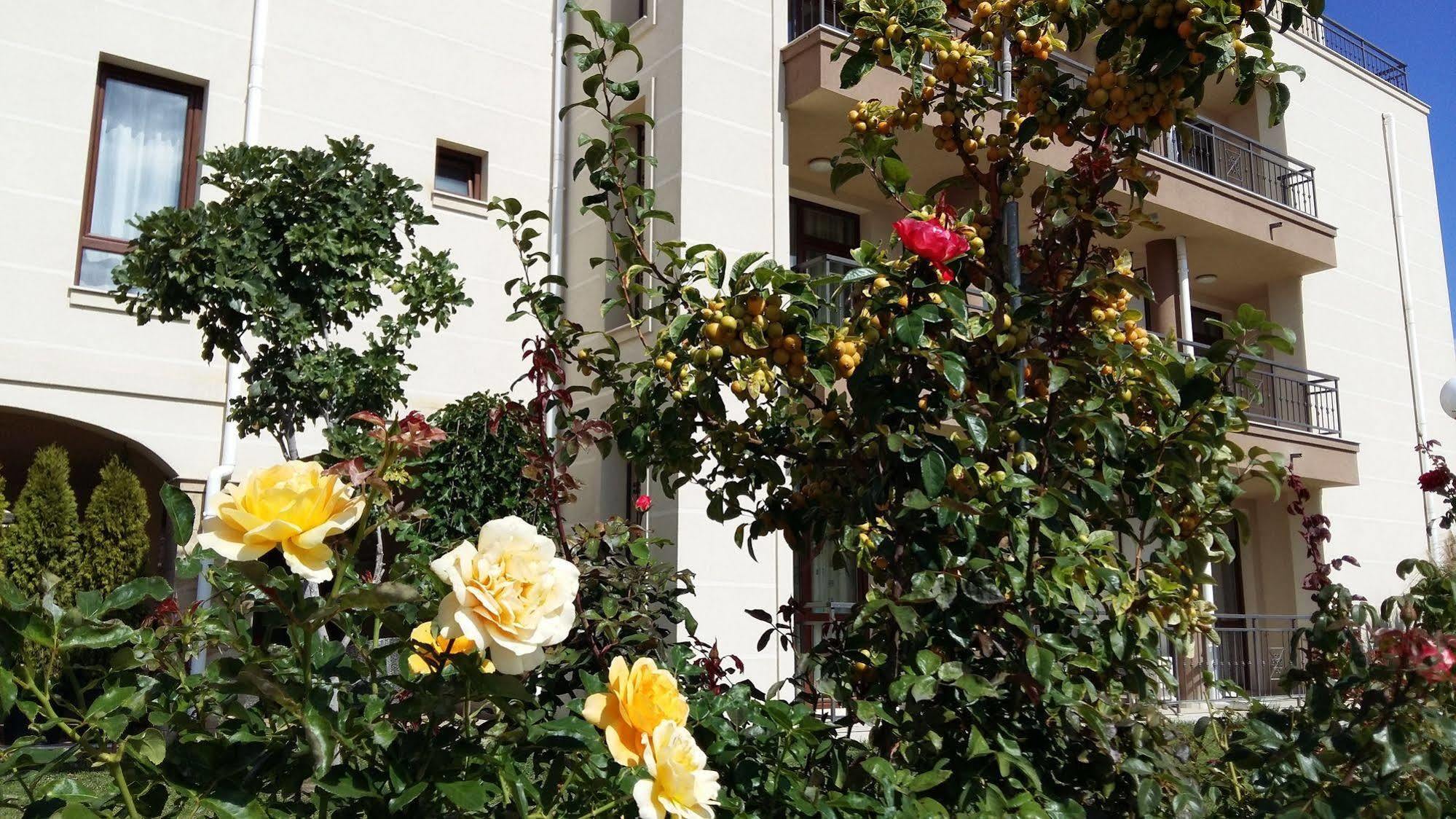 Aparthotel Sorrento Sole Mare Sveti Vlas Exterior foto