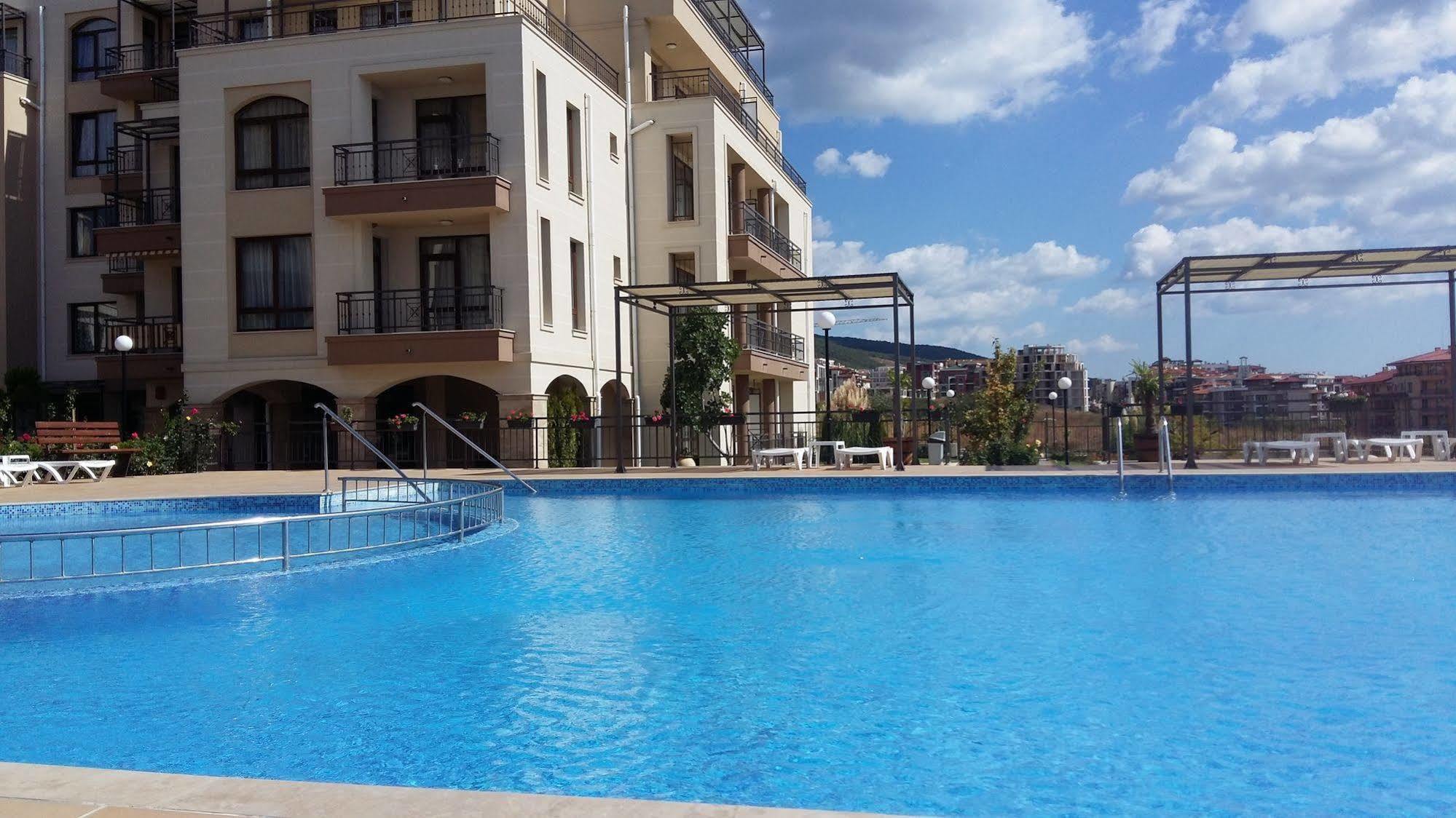 Aparthotel Sorrento Sole Mare Sveti Vlas Exterior foto