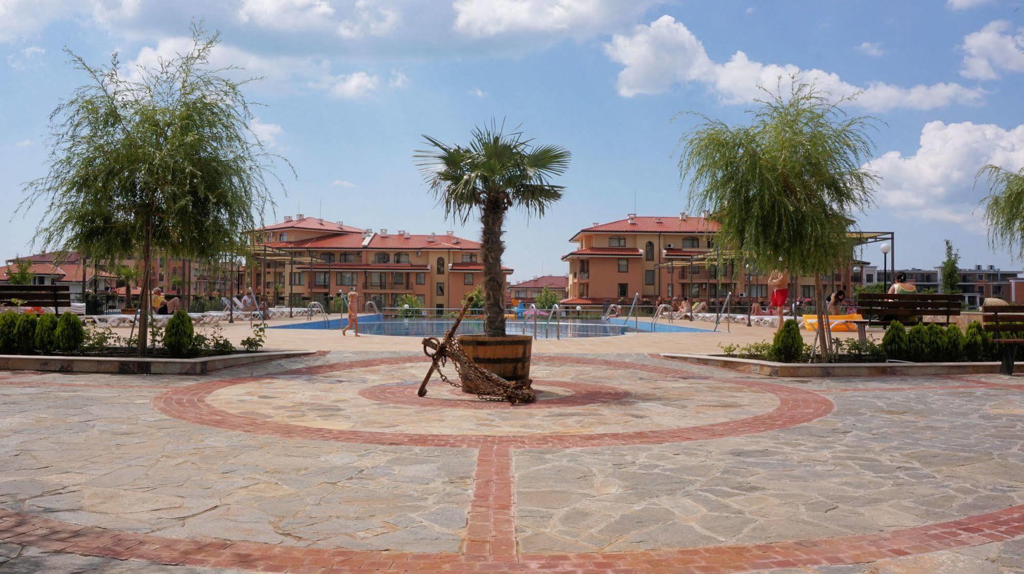 Aparthotel Sorrento Sole Mare Sveti Vlas Exterior foto